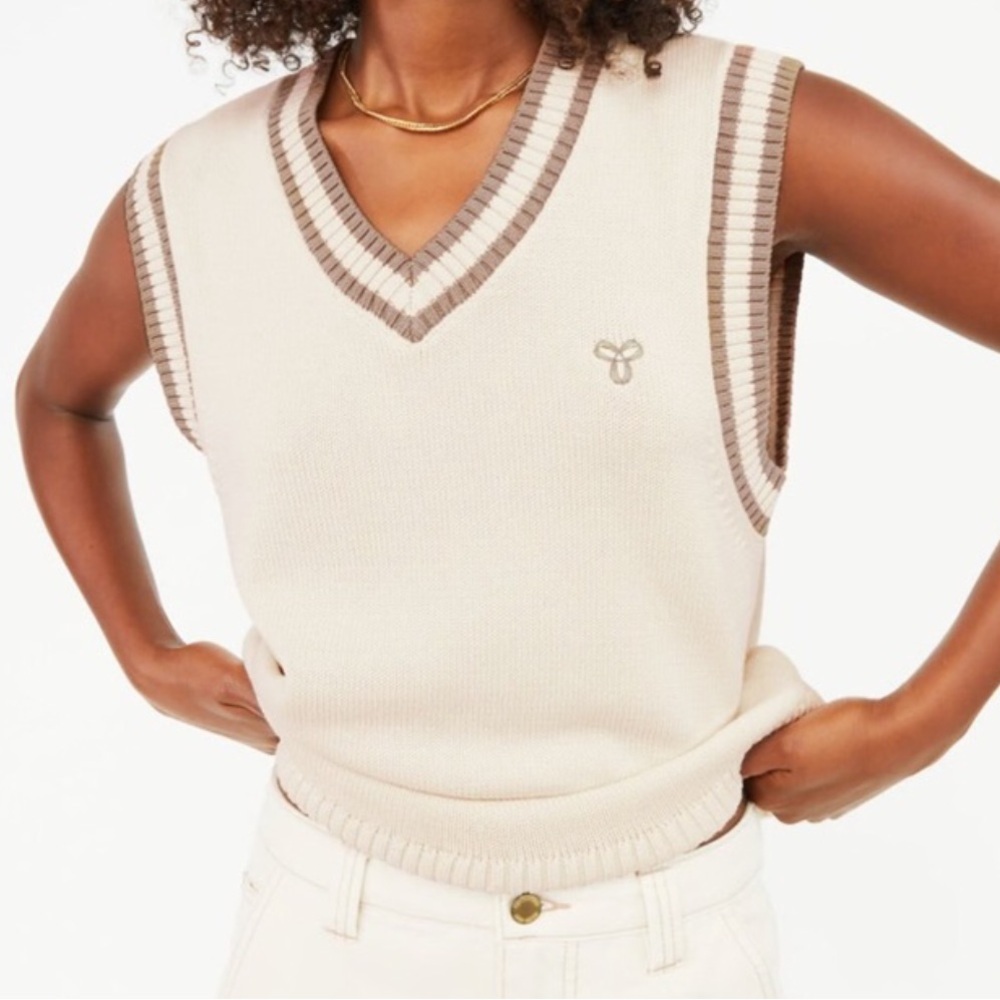 Tna Aritzia Women M Cream Brown Knit Preppy Academia V-Neck Marcy Sweater Vest